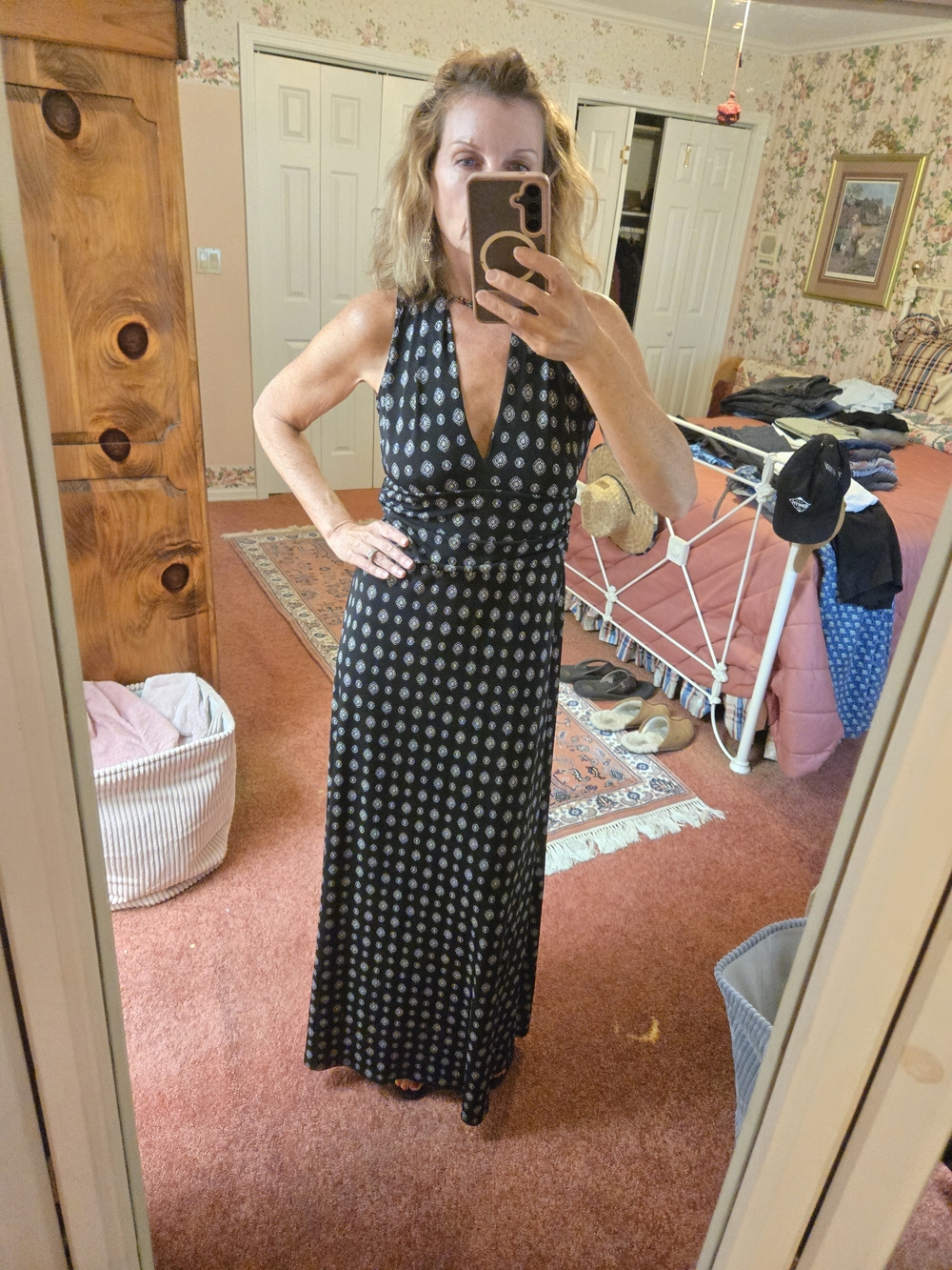 Vince Camuto Black Sleeveless V-Neck Maxi Dress with Silver Dot Print